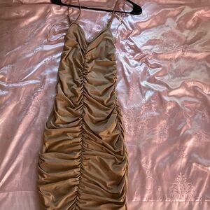 size:L it look really tiny but it fits any it’s super stretchy